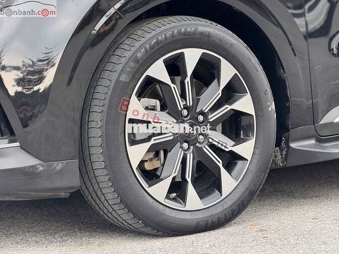 Kia Carnival Premium 2.2D 7S 2023 - 1 Tỷ 145Tr