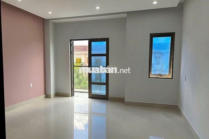 NHÀ 3 TẦNG MỚI 100% MẶT TIỀN TRUNG LẬP 17- MÊ LINH