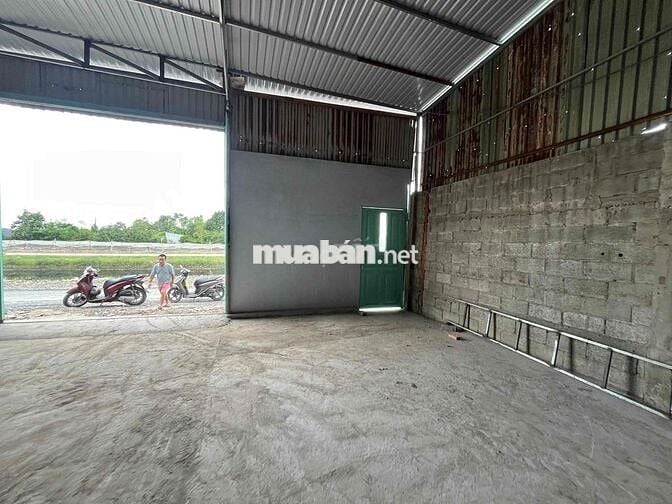 Cho Thuê Kho Xướng 360m2 đường xe tải , ấp 2 xtt Hóc Môn