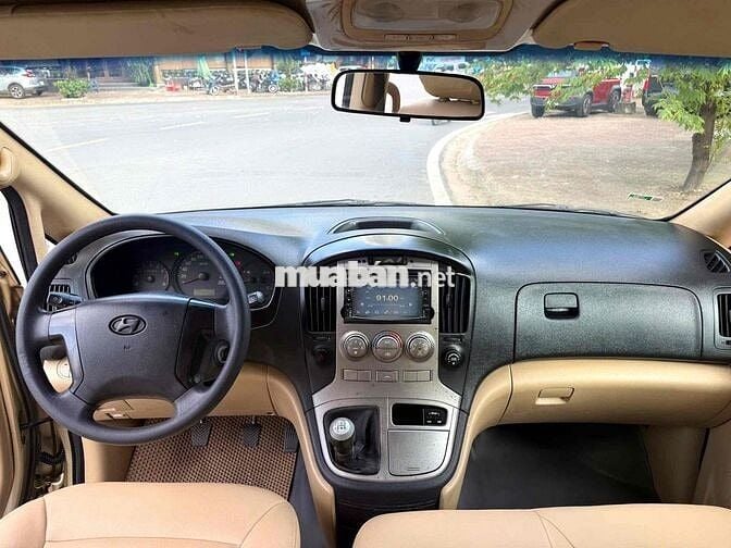Bán gấp xe 9 chỗ Hyundai Starex 2010 máy zin