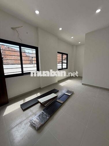 NHÀ MỚI XÂY FULL NỘI THẤT MỚI 100% NGAY VÒNG XOAY LÊ ĐẠI HÀNH