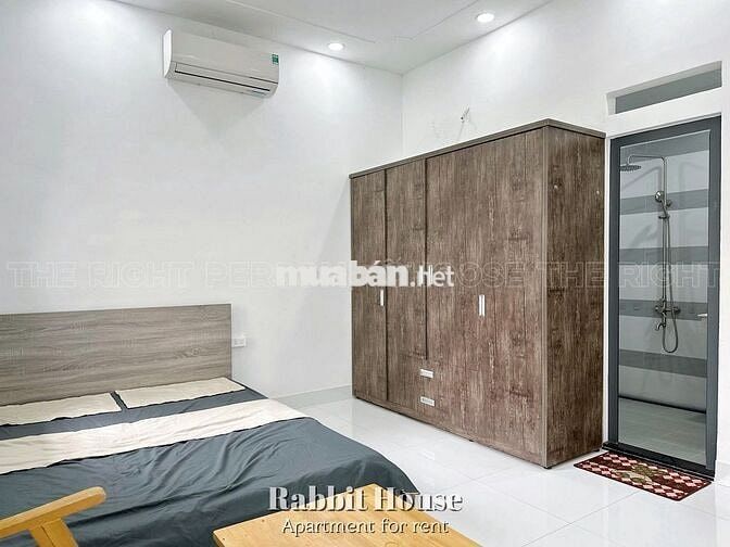 Cho thuê phòng trọ Quận 3, Ban công, 30m2, Full nội thất, gần Quận 1
