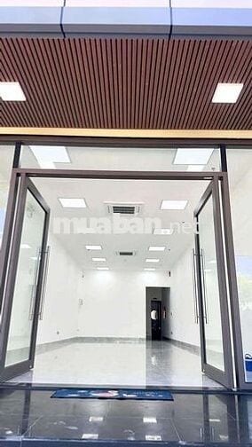 Cho thuê tòa 5 tầng gần bến xe trung tâm, hòa minh
