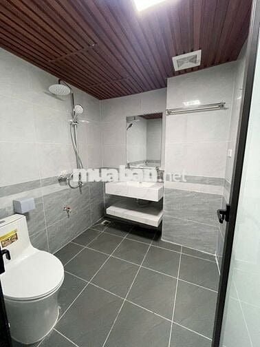 Bán Nhà đẹp 4TX33m2 ôtô đỗ cửa gần chợ, trường, điểm bus. Gía 2ty75