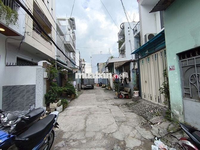 NHÀ MỚI XÂY VÀO Ở NGAY ĐƯỜNG LÊ TRỌNG TẤ DT 3x17 3 lâu công năng  đủ