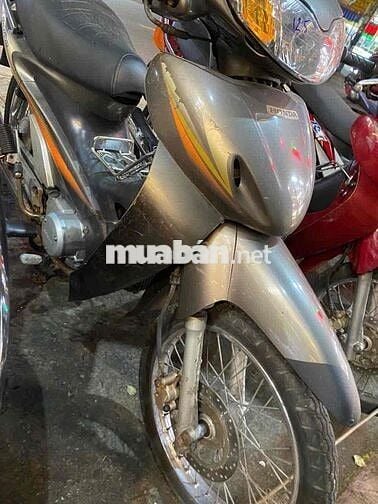 nhà không có chỗ để cần bán xe