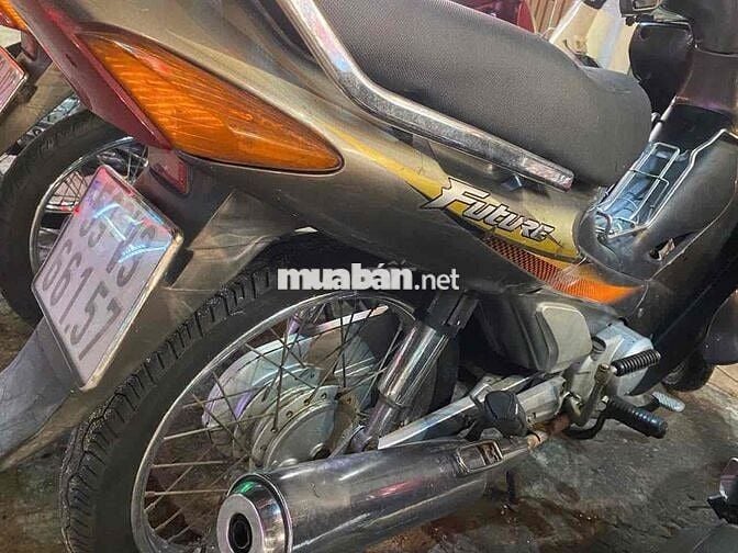 nhà không có chỗ để cần bán xe