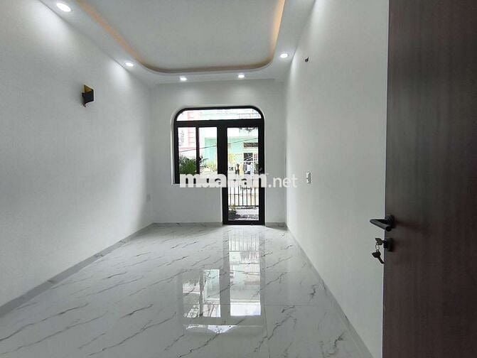 NHÀ MỚI XÂY VÀO Ở NGAY ĐƯỜNG LÊ TRỌNG TẤ DT 3x17 3 lâu công năng  đủ