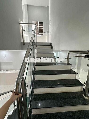NHÀ LẦU NGAY VICOM ĐƯỜNG DƯƠNG TỬ GIANG VÔ CHỈ 50MÉT VỊ TRÍ TRUNG TÂM