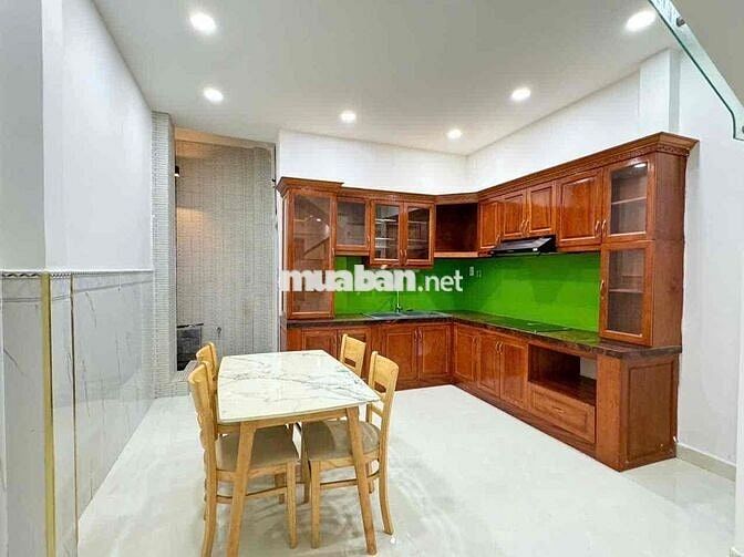 Nhà Mới Xây 100% DT 180m2 1Trệt 2Lầu 3Pn 3Wc Sân Thượng Hẻm Xe Tải