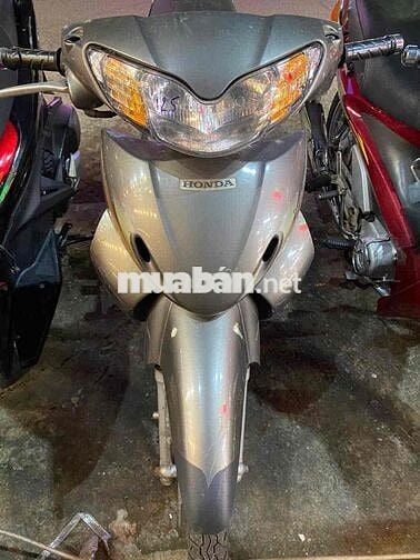 nhà không có chỗ để cần bán xe
