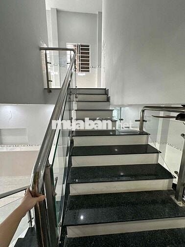 NHÀ LẦU NGAY VICOM ĐƯỜNG DƯƠNG TỬ GIANG VÔ CHỈ 50MÉT VỊ TRÍ TRUNG TÂM