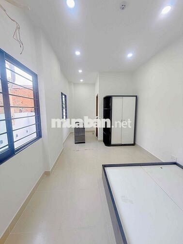 NHÀ MỚI XÂY FULL NỘI THẤT MỚI 100% NGAY VÒNG XOAY LÊ ĐẠI HÀNH