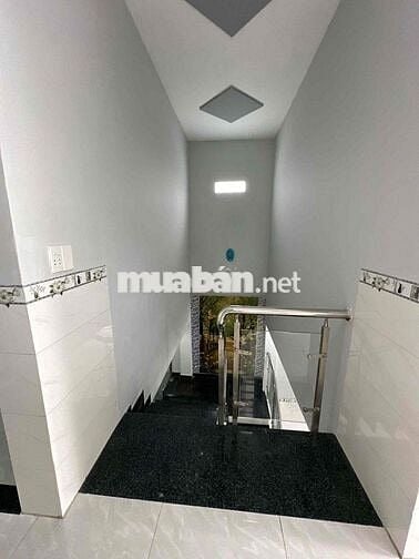 NHÀ LẦU NGAY VICOM ĐƯỜNG DƯƠNG TỬ GIANG VÔ CHỈ 50MÉT VỊ TRÍ TRUNG TÂM