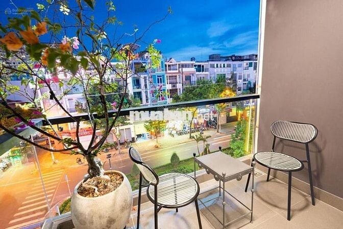 TRUNG TÂM Q1 ĐƯỜNG LÊ LAI NGAY VÒNG XOAY PHÙ ĐỔNG