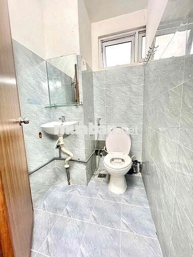 GẦN CẦU NGUYỄN VĂN CỪ - TRẦN HƯNG ĐẠO QUẬN 5
