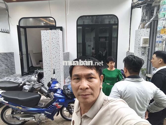 NHÀ MỚI XÂY VÀO Ở NGAY ĐƯỜNG LÊ TRỌNG TẤ DT 3x17 3 lâu công năng  đủ