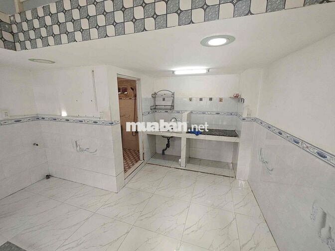 Duplex giá siêu rẻ nằm gần cầu chánh hưng thuận tiện qua trung tâm