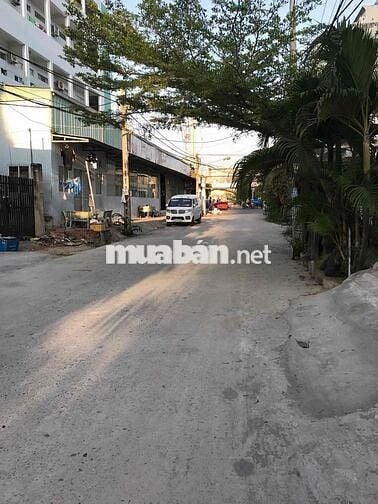 Nhà mặt tiền KDC Đại học TCKT An Dương Vương Bình Phú cần bán gấp