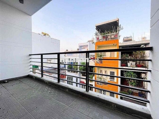 Cho Thuê 1 Phòng Ngủ Phú Nhuận_45m2 Ngay Bờ Kè Trường Sa_Ban Công
