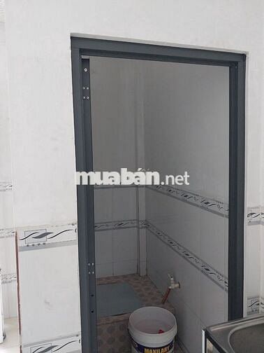NHÀ TRỌ D14 KDC HỒNG LOAN DIÊN TÍCH 24 M VUÔNG, CÓ SÂN ĐẬU OTO