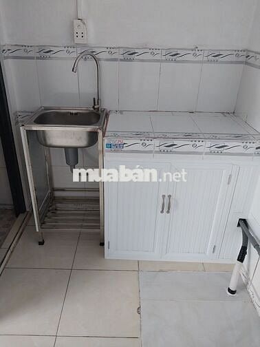 NHÀ TRỌ D14 KDC HỒNG LOAN DIÊN TÍCH 24 M VUÔNG, CÓ SÂN ĐẬU OTO