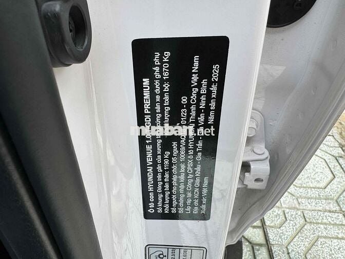 Hyundai veneu 2025