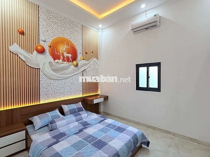 Nhà sổ Hồng riêng.sau chợ phú phong.có phòng ngủ dưới.tặng nội thất