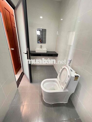 Nhà 2 lầu 5x20m mới 100% KDC Long Thịnh