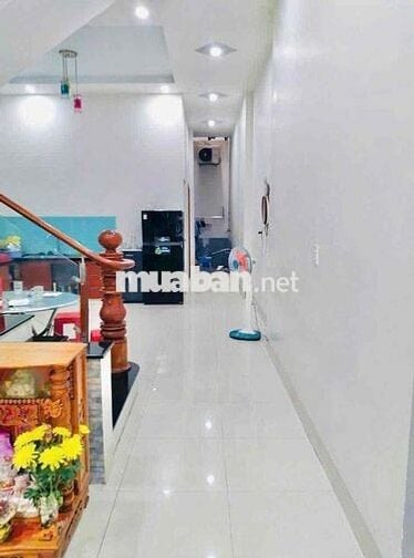 BÁN NHÀ 2 LẦU ( Sổ Hồng Riêng Thổ Cư )