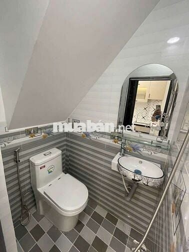 Nhà Mới Đẹp 3 Tầng Quận 6 Hậu Giang 18m2 2PN Dọn Vào Ở Ngay