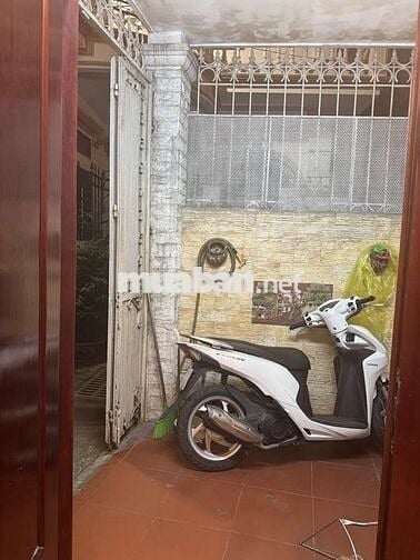 NGUYỄN VĂN CƯ TRUNG TÂM LONG BIÊN,CÁCH CẦU CHƯƠNG DƯƠNG VÀI TRĂN MÉT