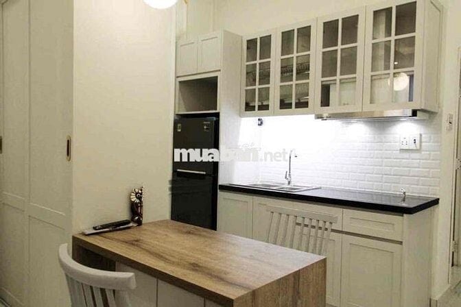 Căn hộ dịch vụ Quận 4 sát Quận 1 y hình, sạch, sang