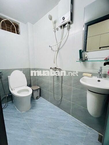 BÁN NHÀ 2 TẦNG, 2PN,HXH HUỲNH VĂN BÁNH. P12(P,PHÚ NHUẬN) CHỈ 6.4 TỶ TL
