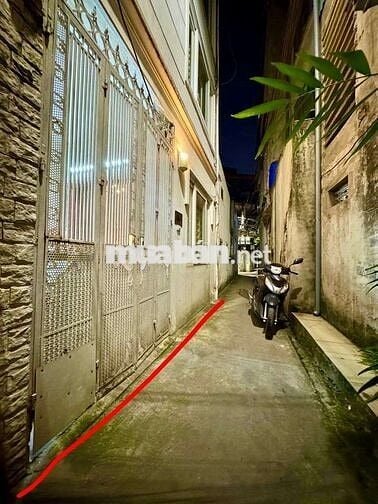 NGUYỄN VĂN CƯ TRUNG TÂM LONG BIÊN,CÁCH CẦU CHƯƠNG DƯƠNG VÀI TRĂN MÉT