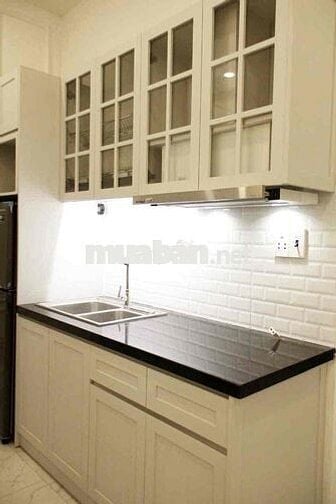 Căn hộ dịch vụ Quận 4 sát Quận 1 y hình, sạch, sang
