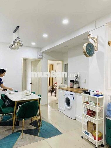 tặng toàn bộ nội thất cao cấp.