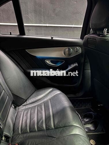 Mercedes Benz C Class 2017 C300 AMG - 70000 km