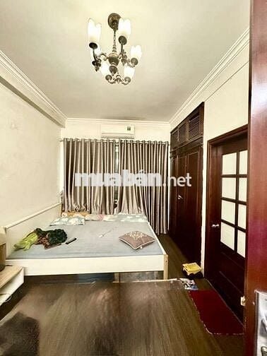 NGUYỄN VĂN CƯ TRUNG TÂM LONG BIÊN,CÁCH CẦU CHƯƠNG DƯƠNG VÀI TRĂN MÉT