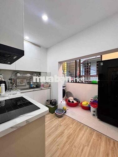 Căn hộ 90 m2 rất đẹp phố Láng Hạ - 3 ngủ 2vs tầng 2 sổ đỏ Đống Đa full