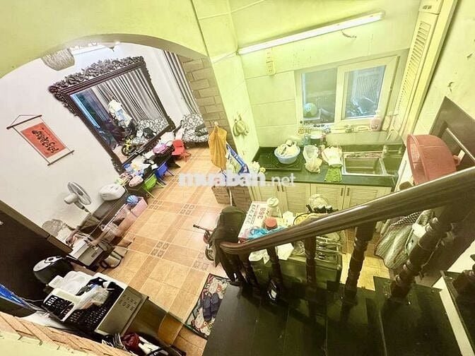 NGUYỄN VĂN CƯ TRUNG TÂM LONG BIÊN,CÁCH CẦU CHƯƠNG DƯƠNG VÀI TRĂN MÉT