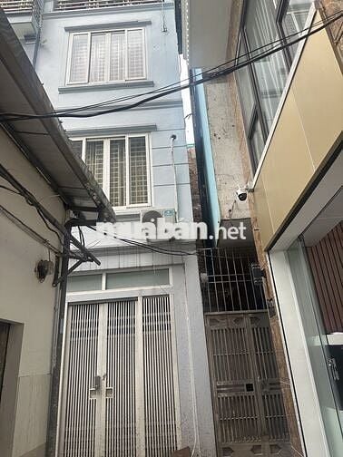 Nhà 4 tầng dân xây 35m2 ngay gần trường Đại Học Công Nghiệp Hà Nội