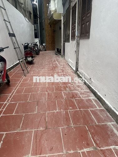 Nhà 4 tầng dân xây 35m2 ngay gần trường Đại Học Công Nghiệp Hà Nội