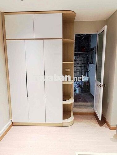 Bán nhà TT  Đo Lường Hoàng Quốc Việt , lô góc , full nội thất , 75m2