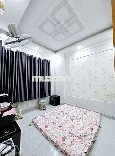 Nhà hoàn công đường 3,3 m ôtô ngủ trong nhà.dts115 m2.giá 4,6 tỷ TL