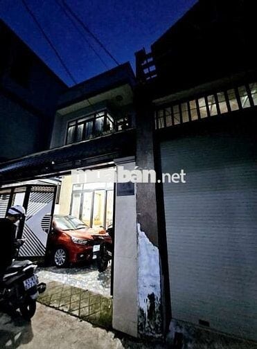 Nhà hoàn công đường 3,3 m ôtô ngủ trong nhà.dts115 m2.giá 4,6 tỷ TL