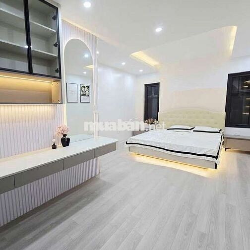 Nhà đẹp Đông Ngạc - 5 tầng, sát phố - Ô tô đỗ cổng.