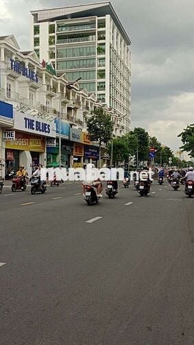Cạnh ST Emart, Phan Văn Trị, 3 Tầng, 4 PN