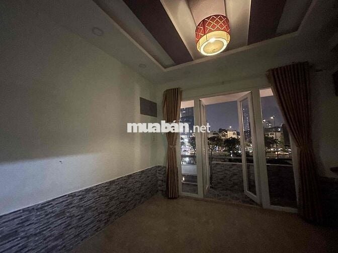 Nguyên Tầng  Phòng Có Ban Côg View Q1 - đường oto