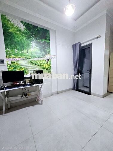 Nhà hoàn công đường 3,3 m ôtô ngủ trong nhà.dts115 m2.giá 4,6 tỷ TL